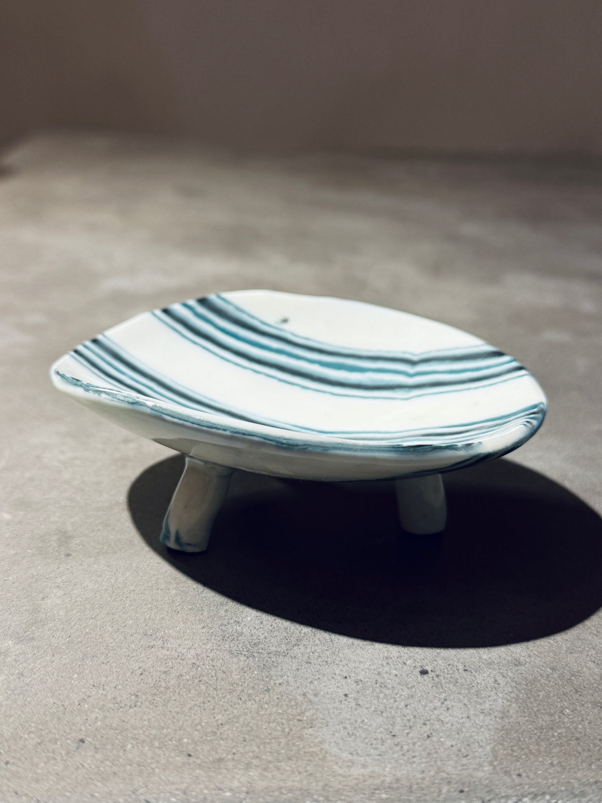 Three-Legged Porcelain Jewellery Bowl, Nerikomi – Blue-Striped