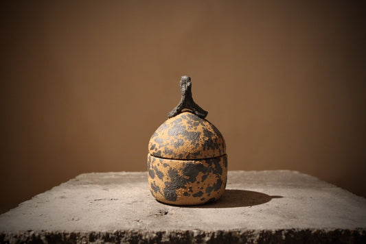 Stoneware Lidded Jar, Wood-Inspired – Small, 6 cm