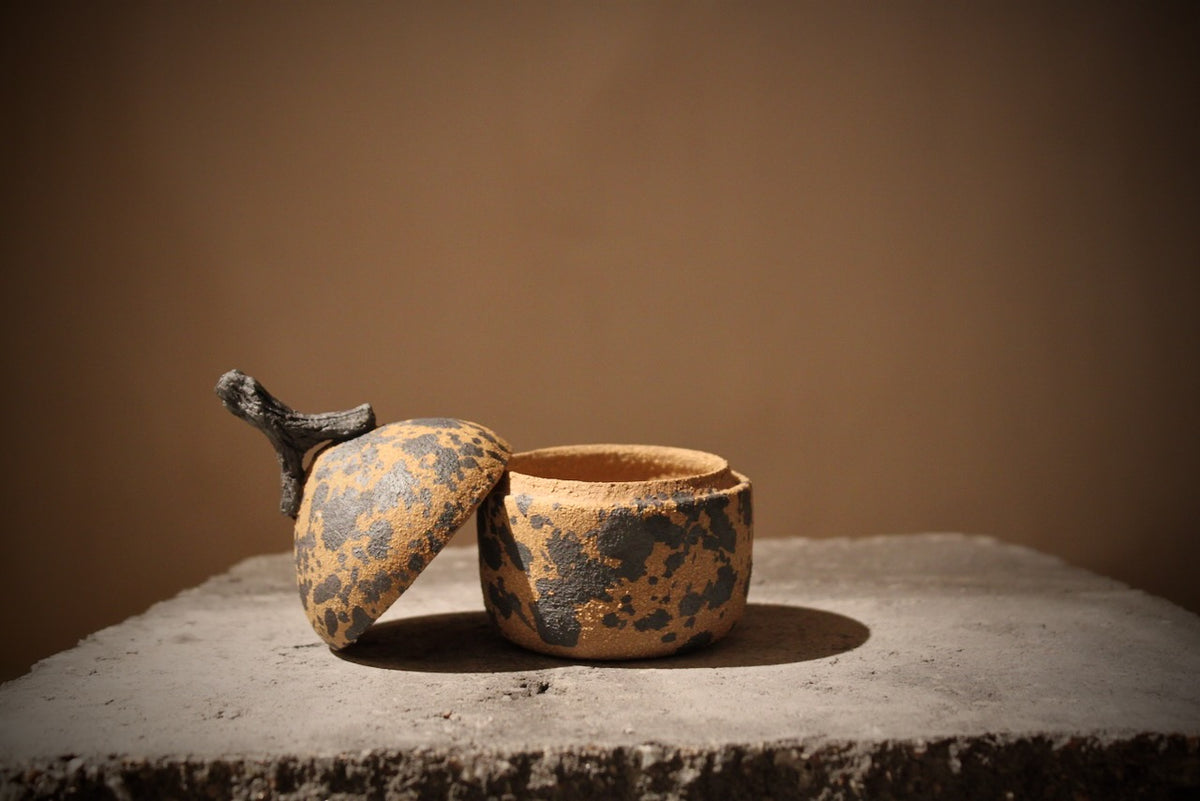 Stoneware Lidded Jar, Wood-Inspired – Small, 6 cm