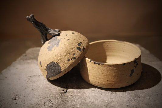 Lidded Jar, Wood-Inspired with Black Speckles – 8 cm