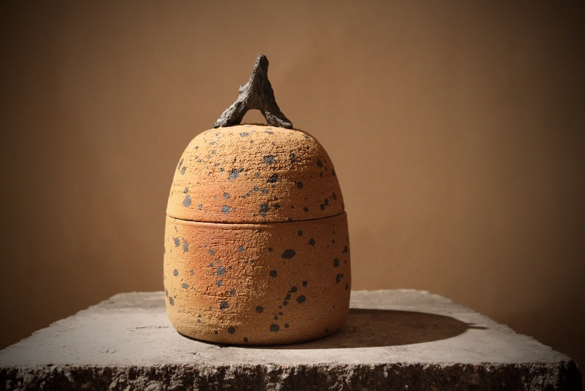 Stoneware Lidded Jar, Wood-Inspired – 12 cm