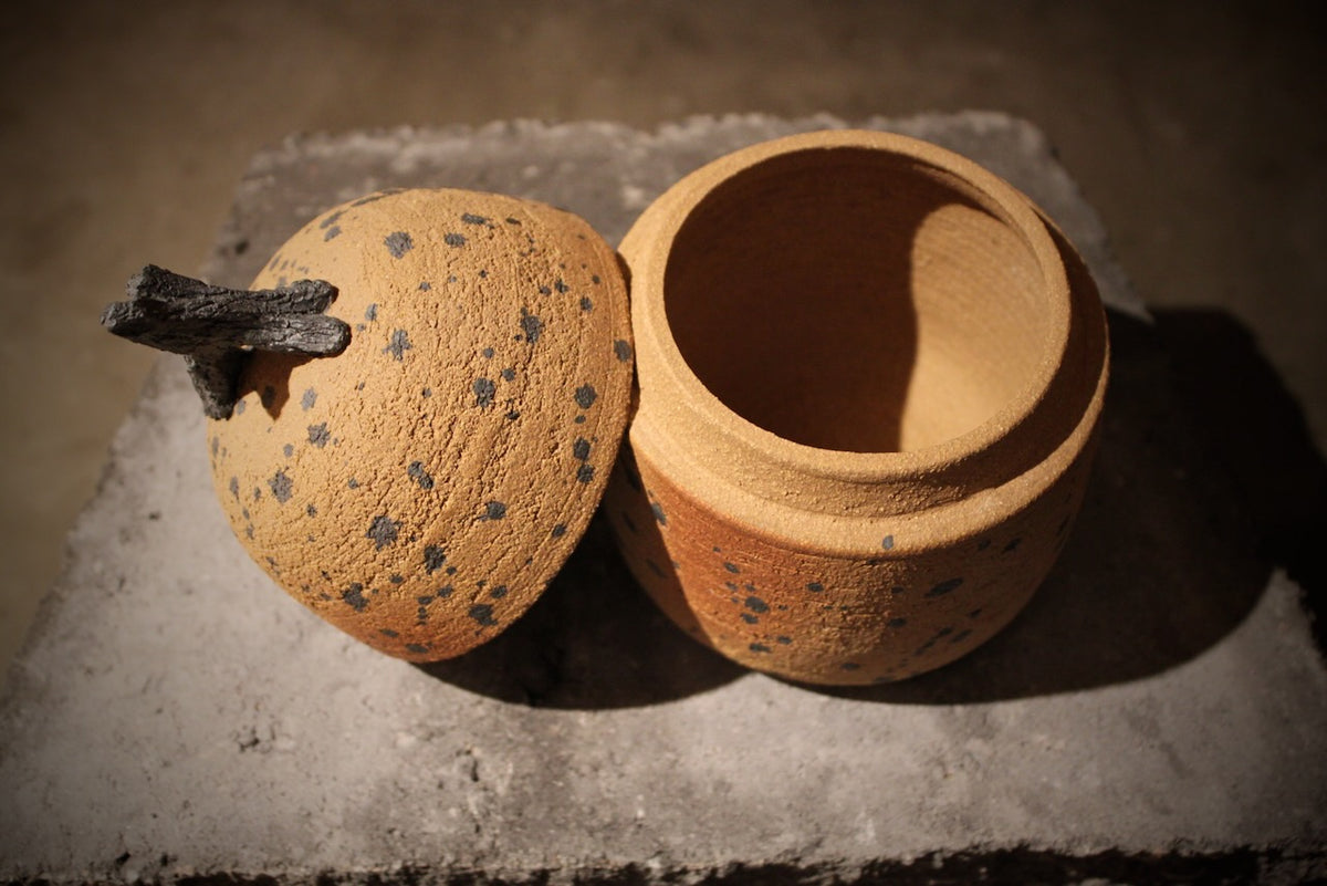 Stoneware Lidded Jar, Wood-Inspired – 12 cm
