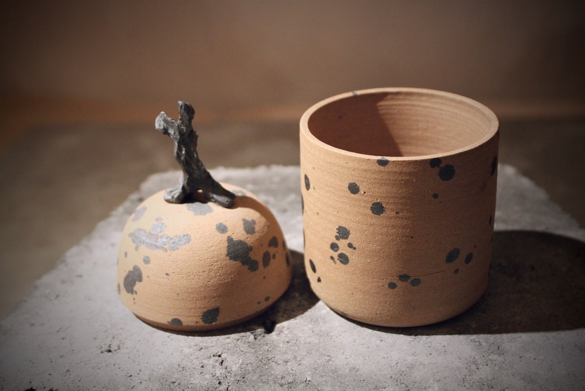 Tall Stoneware Lidded Jar, Wood-Inspired – 11.5 cm