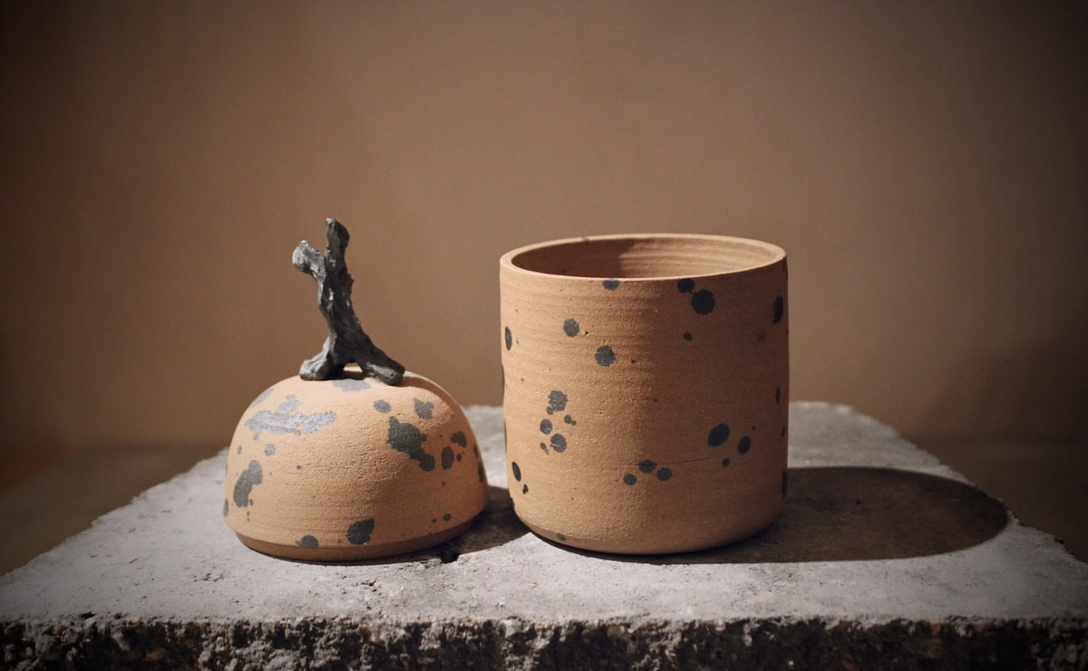 Tall Stoneware Lidded Jar, Wood-Inspired – 11.5 cm