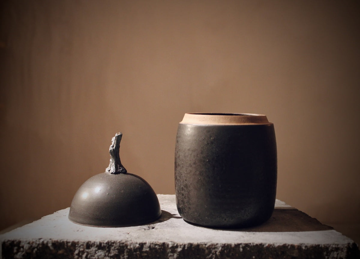 Stoneware Lidded Jar, Matte Black, Large – 14 cm