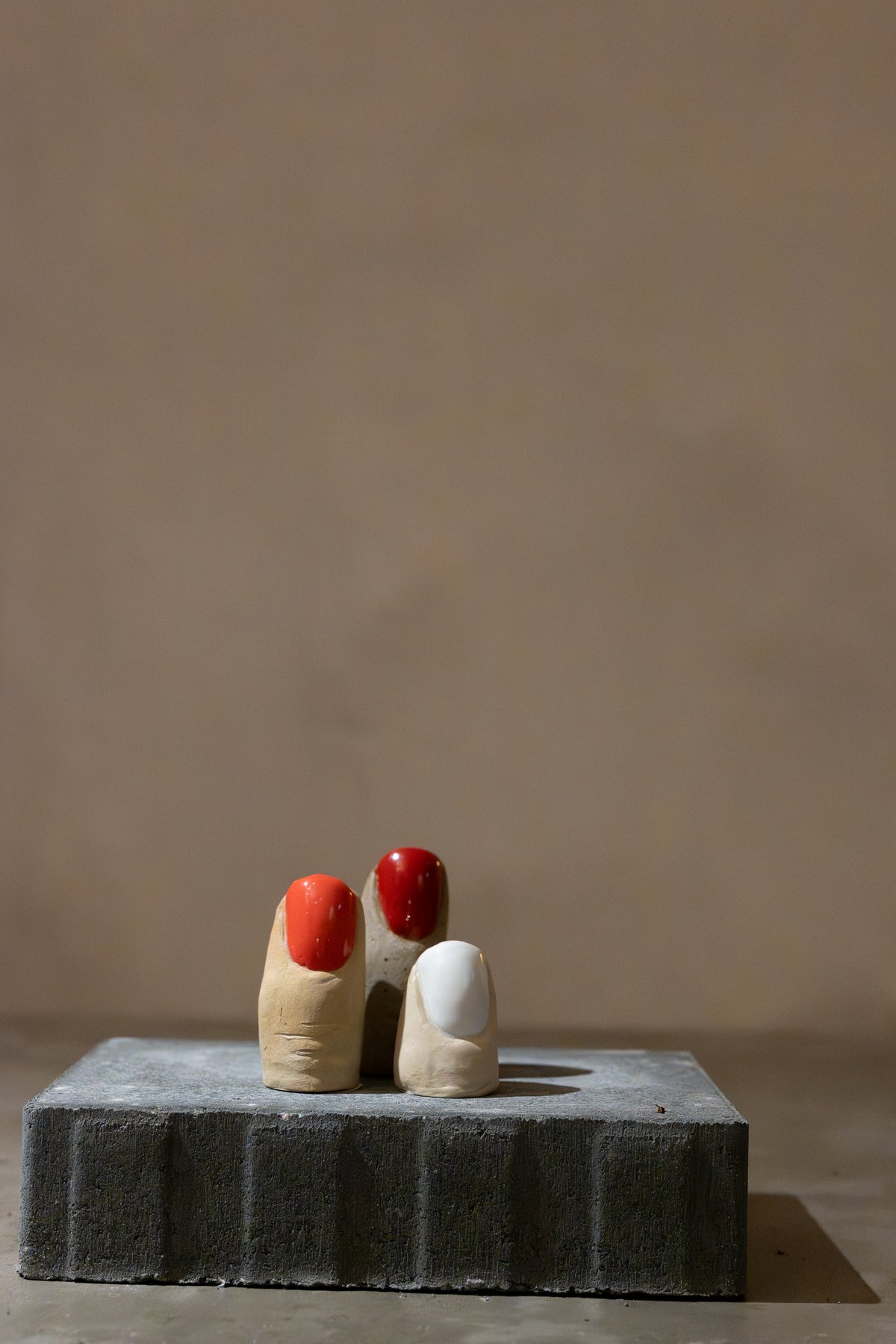 Salt Shaker “Finger” in Stoneware, Small – White Nail