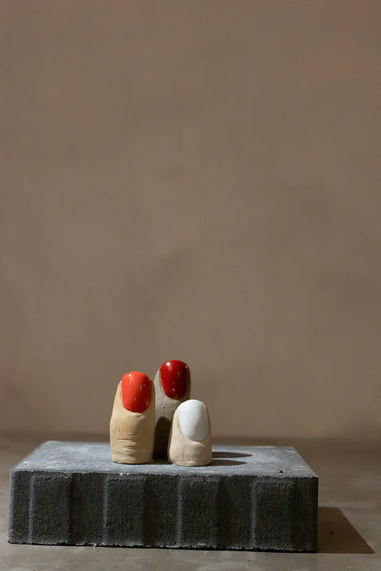 Salt Shaker “Finger” in Stoneware, Small – White Nail