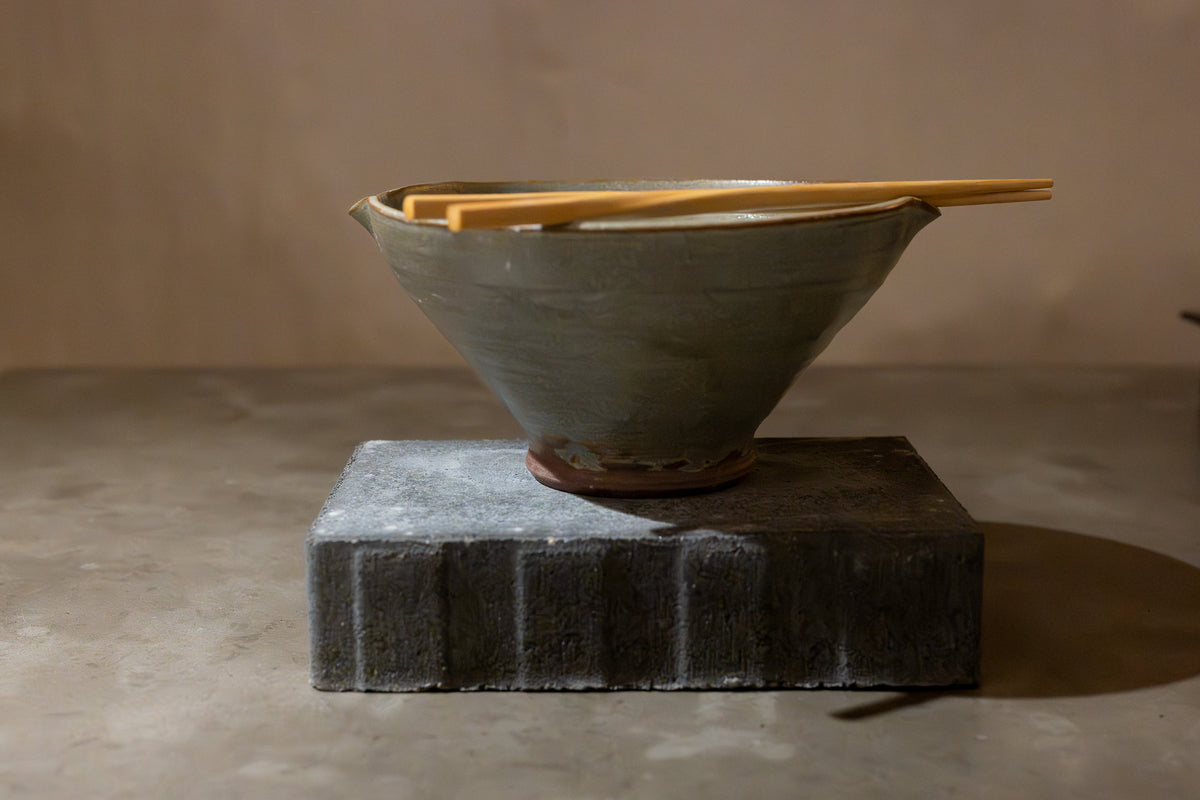 Stoneware Ramen Bowl, Graphite Grey Glaze