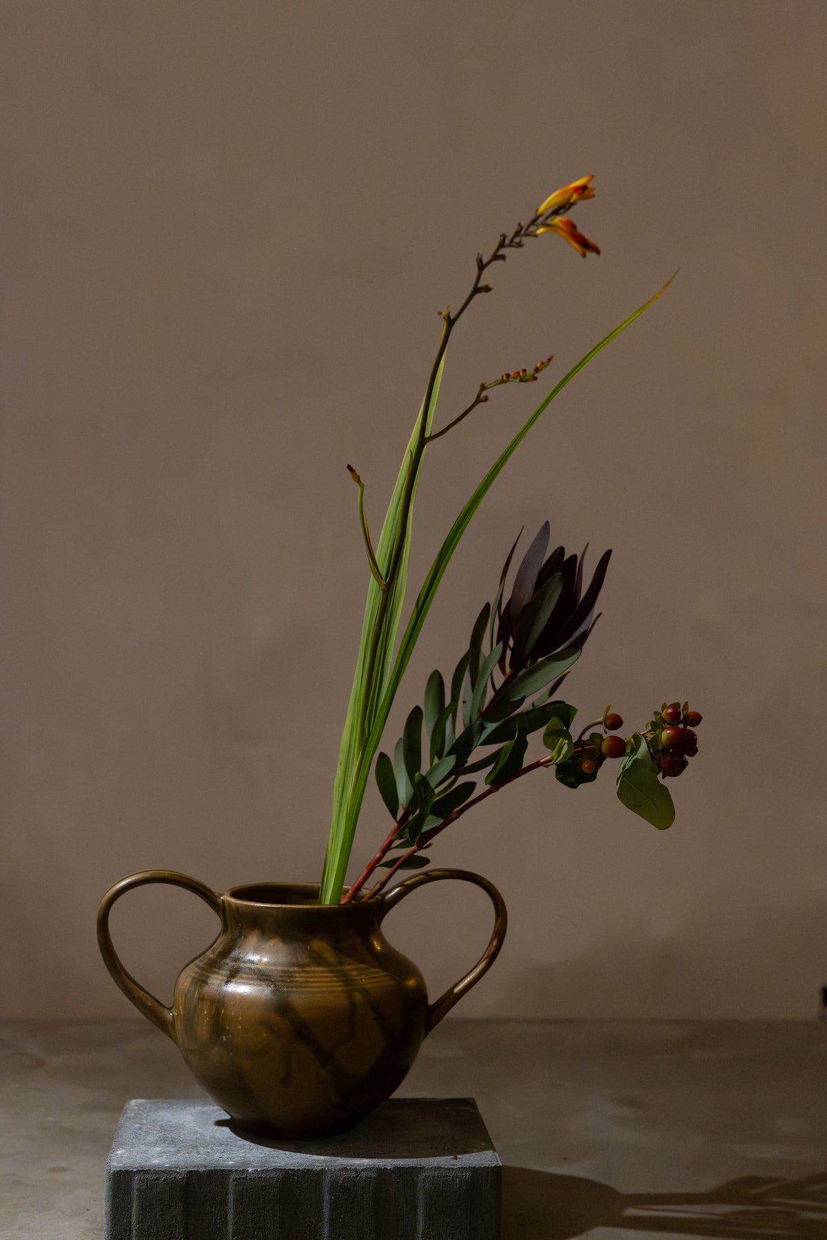 Stoneware Vase, Chocolate Brown Glaze – 1 pc