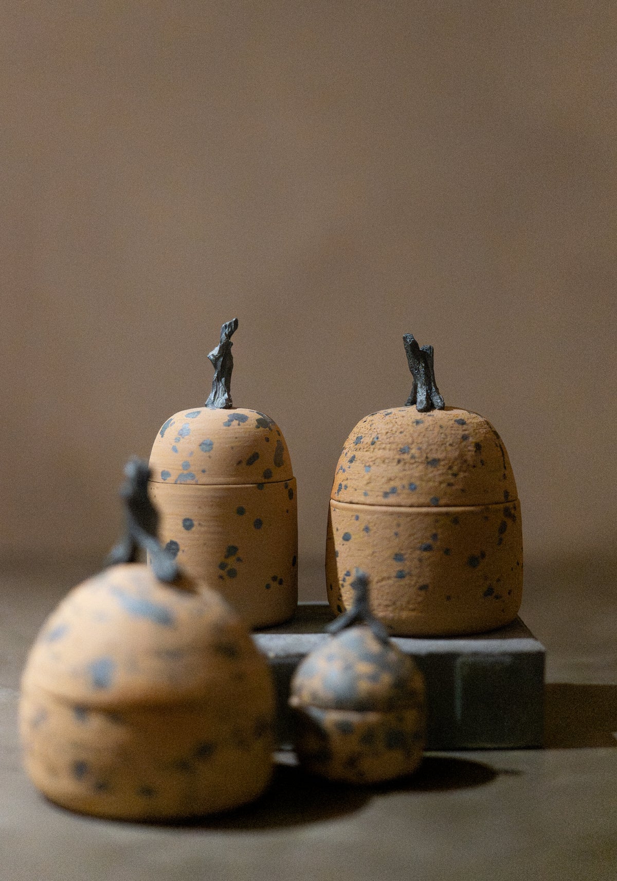 Stoneware Lidded Jar, Wood-Inspired – Small, 6 cm